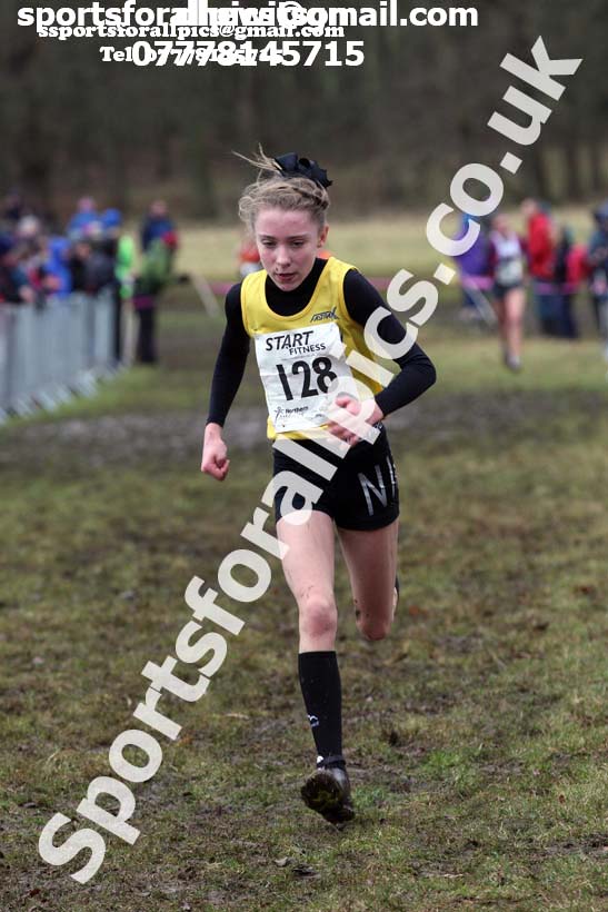 Girls under-15s, 2018 Northern Cross Country Champs., Harewood House, Leeds. Photo: David T. Hewitson/Sports for All Pics